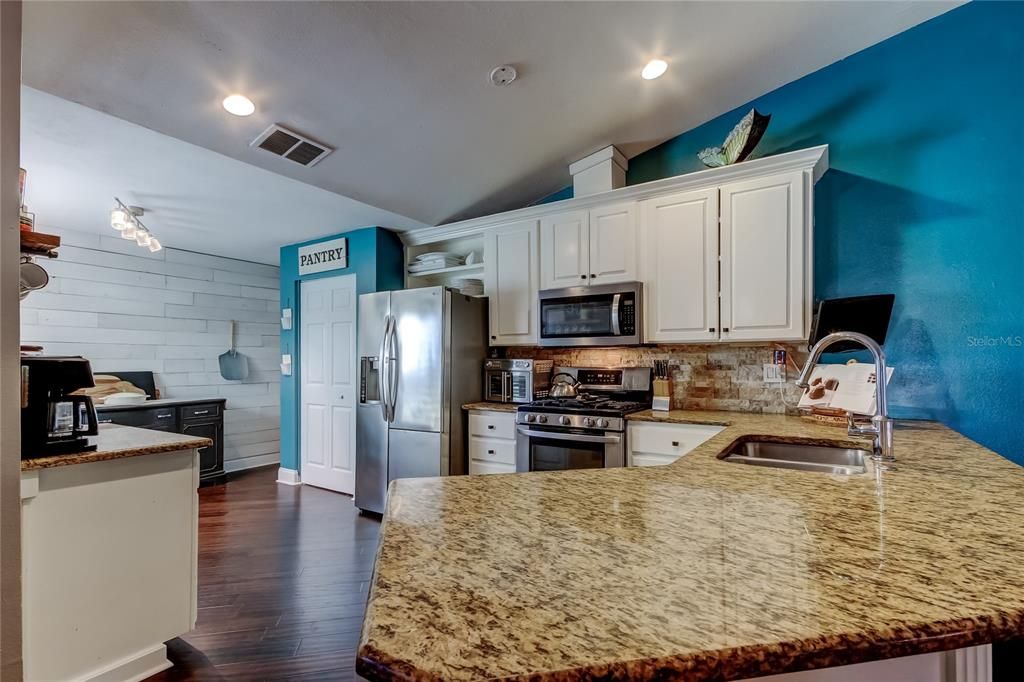 En Venta: $615,000 (3 camas, 2 baños, 1796 Pies cuadrados)