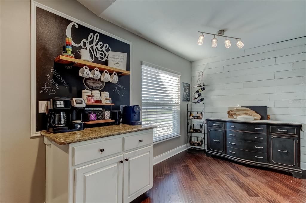 En Venta: $615,000 (3 camas, 2 baños, 1796 Pies cuadrados)