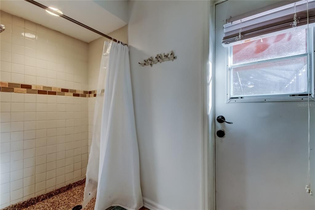 En Venta: $615,000 (3 camas, 2 baños, 1796 Pies cuadrados)