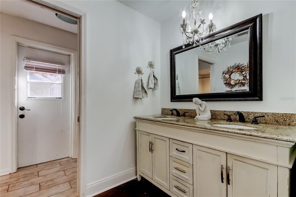 En Venta: $615,000 (3 camas, 2 baños, 1796 Pies cuadrados)