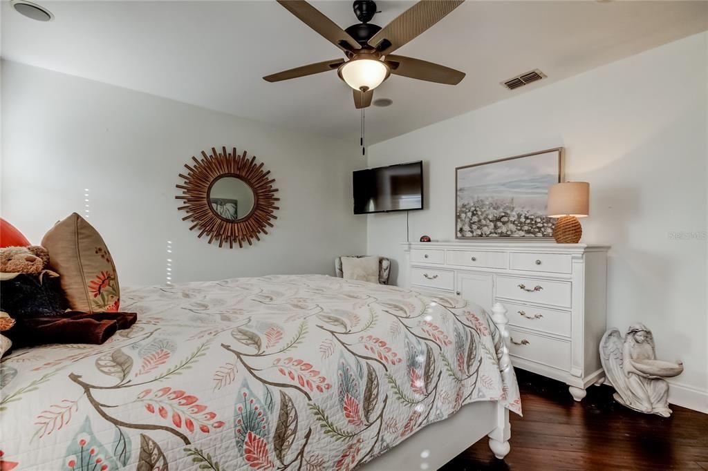 En Venta: $615,000 (3 camas, 2 baños, 1796 Pies cuadrados)