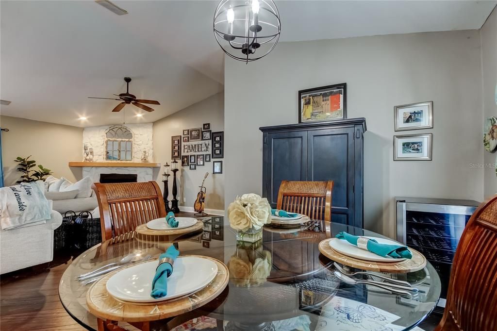 En Venta: $615,000 (3 camas, 2 baños, 1796 Pies cuadrados)