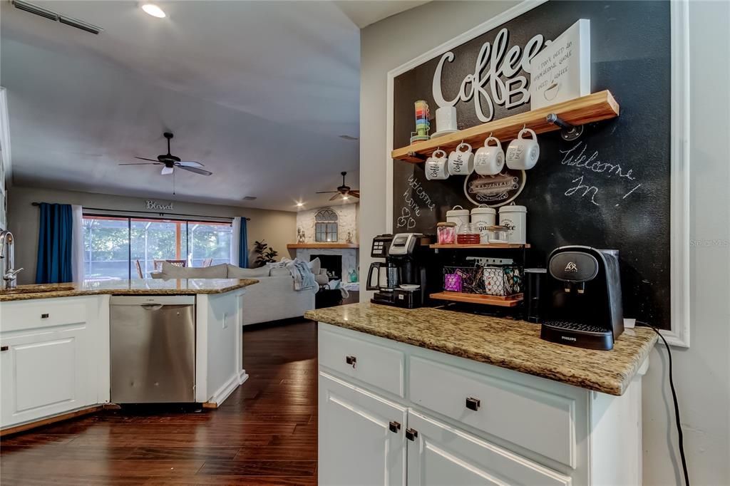 En Venta: $615,000 (3 camas, 2 baños, 1796 Pies cuadrados)