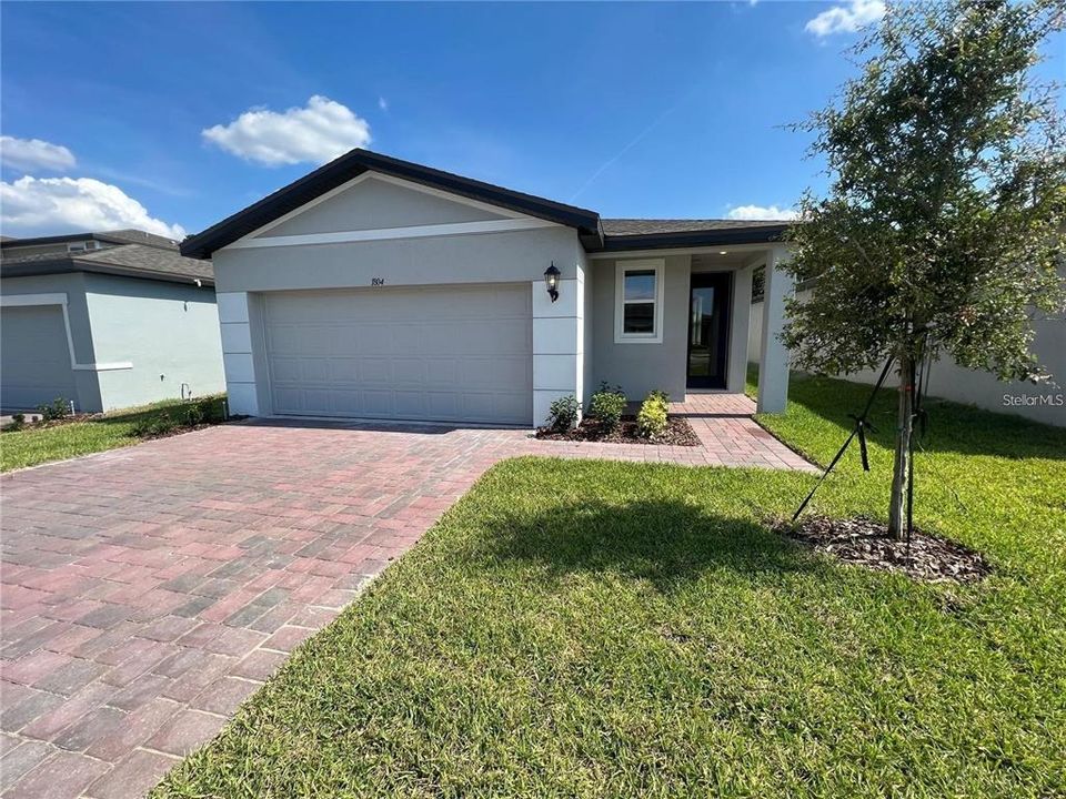 For Rent: $1,850 (3 beds, 2 baths, 1464 Square Feet)