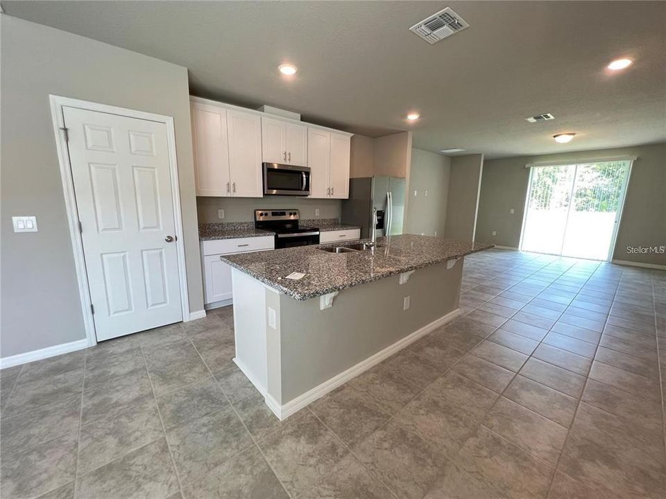 For Rent: $1,850 (3 beds, 2 baths, 1464 Square Feet)