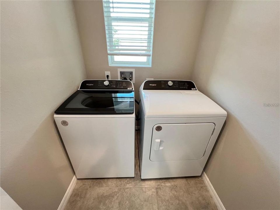 For Rent: $1,850 (3 beds, 2 baths, 1464 Square Feet)