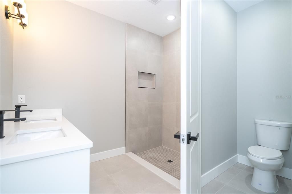 На продажу: $520,000 (4 спален, 3 ванн, 1795 Квадратных фут)