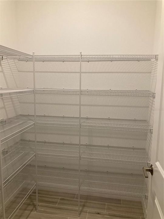 En Renta: $3,250 (4 camas, 3 baños, 2411 Pies cuadrados)
