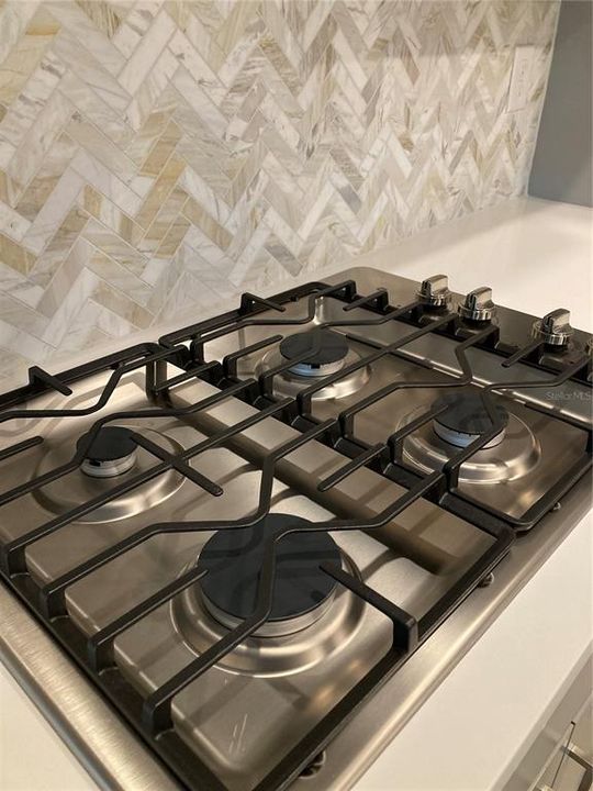 En Renta: $3,250 (4 camas, 3 baños, 2411 Pies cuadrados)