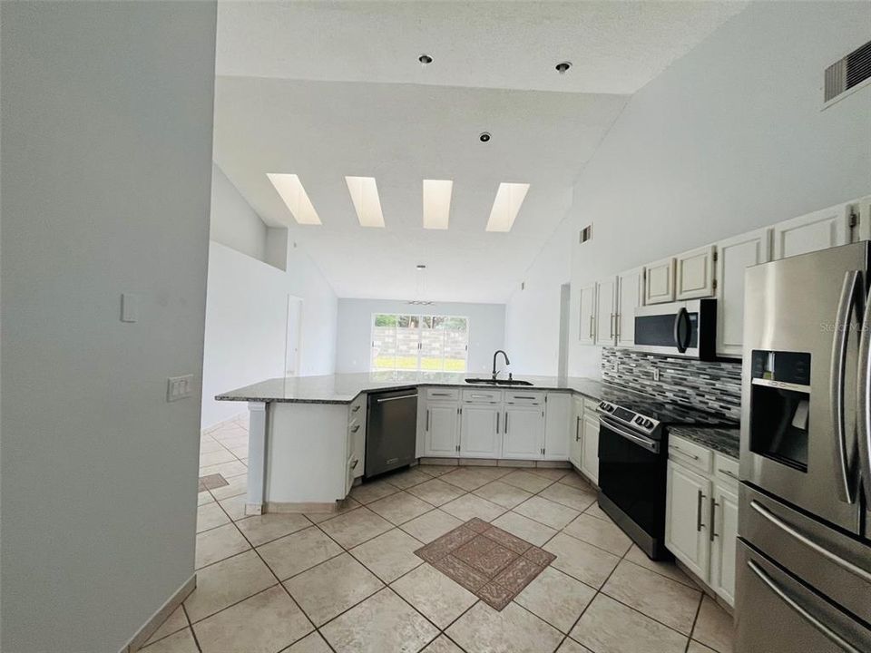 待售: $497,900 (4 贝兹, 3 浴室, 2347 平方英尺)