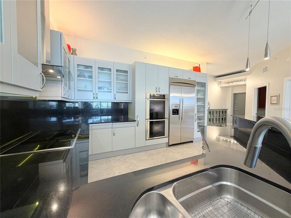 For Sale: $875,000 (3 beds, 2 baths, 2151 Square Feet)