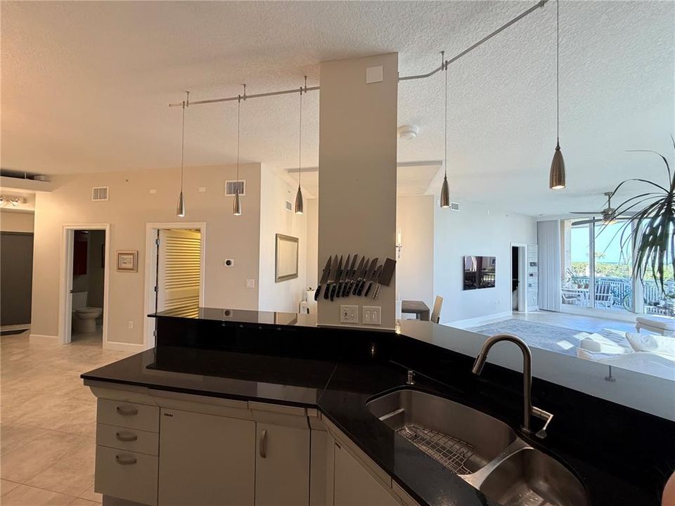 For Sale: $875,000 (3 beds, 2 baths, 2151 Square Feet)