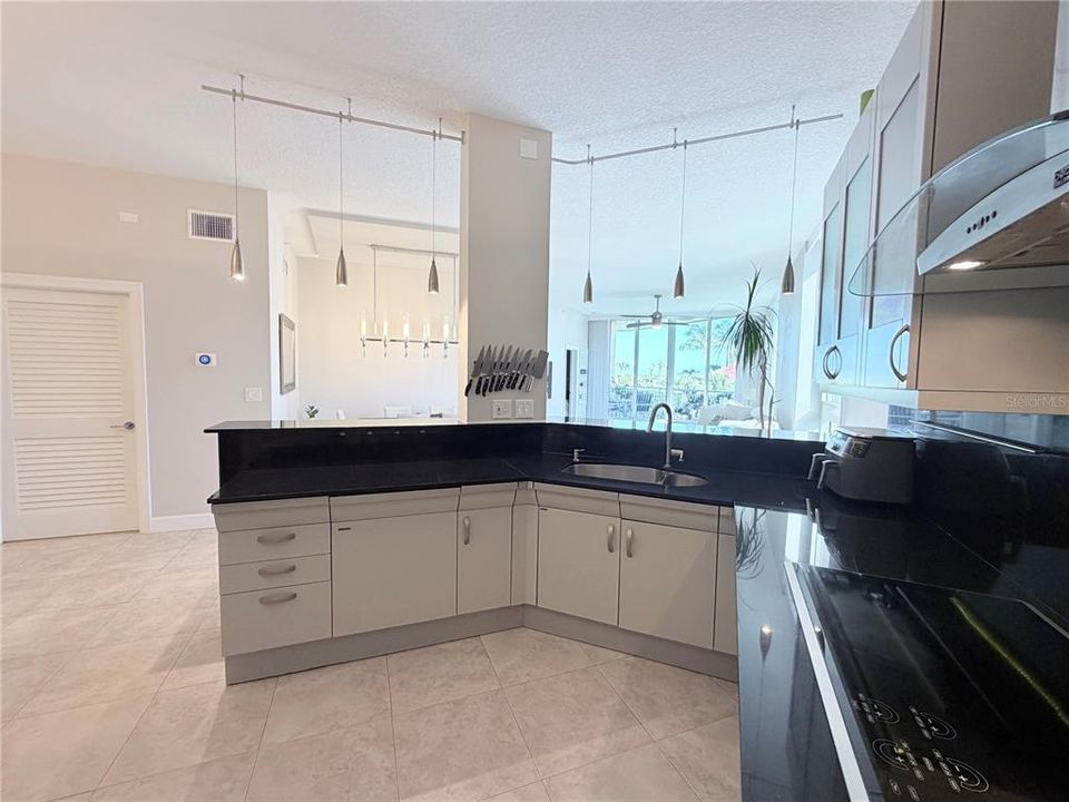 For Sale: $875,000 (3 beds, 2 baths, 2151 Square Feet)