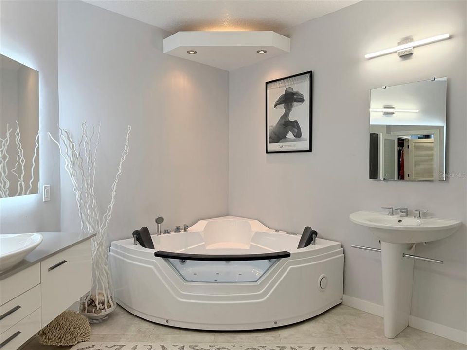 For Sale: $875,000 (3 beds, 2 baths, 2151 Square Feet)