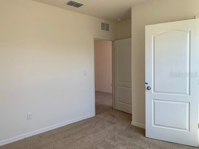 出租: $2,100 (4 贝兹, 2 浴室, 1867 平方英尺)