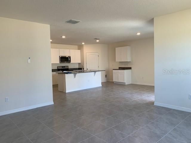 出租: $2,100 (4 贝兹, 2 浴室, 1867 平方英尺)