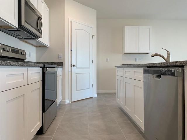 出租: $2,100 (4 贝兹, 2 浴室, 1867 平方英尺)