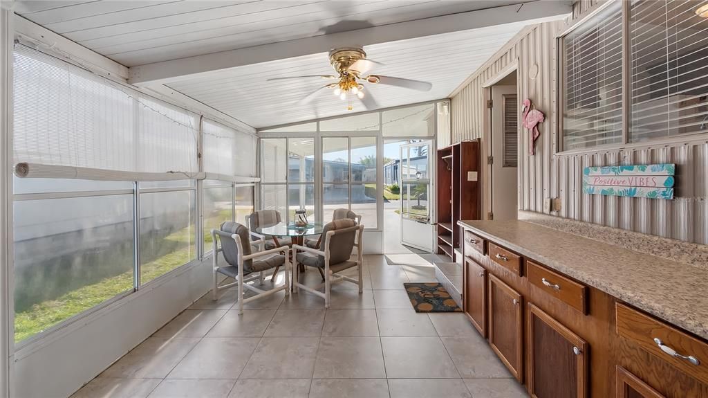 На продажу: $140,000 (2 спален, 2 ванн, 864 Квадратных фут)