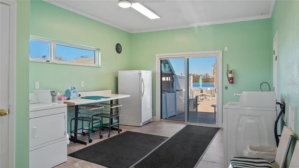 На продажу: $140,000 (2 спален, 2 ванн, 864 Квадратных фут)