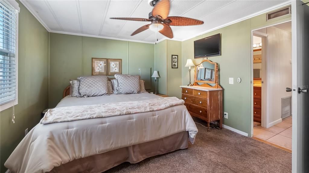 На продажу: $140,000 (2 спален, 2 ванн, 864 Квадратных фут)