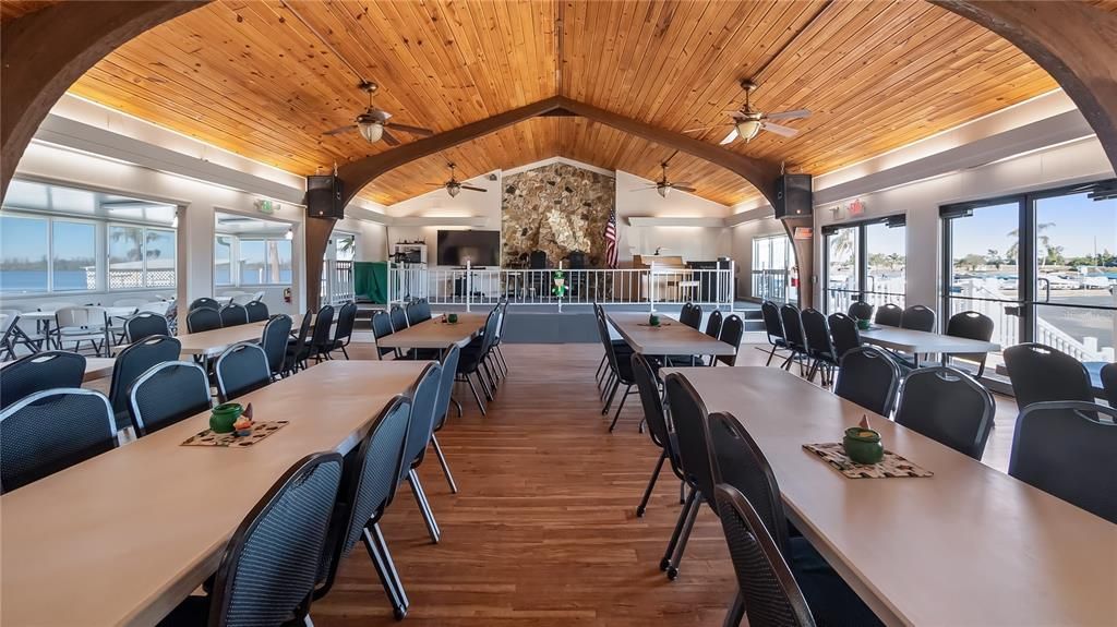 На продажу: $140,000 (2 спален, 2 ванн, 864 Квадратных фут)