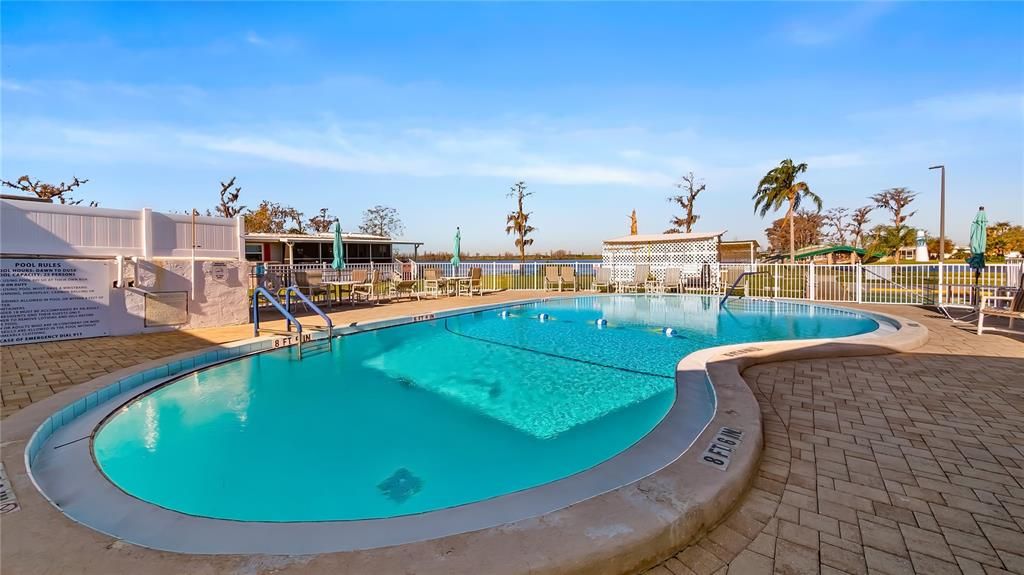 На продажу: $140,000 (2 спален, 2 ванн, 864 Квадратных фут)