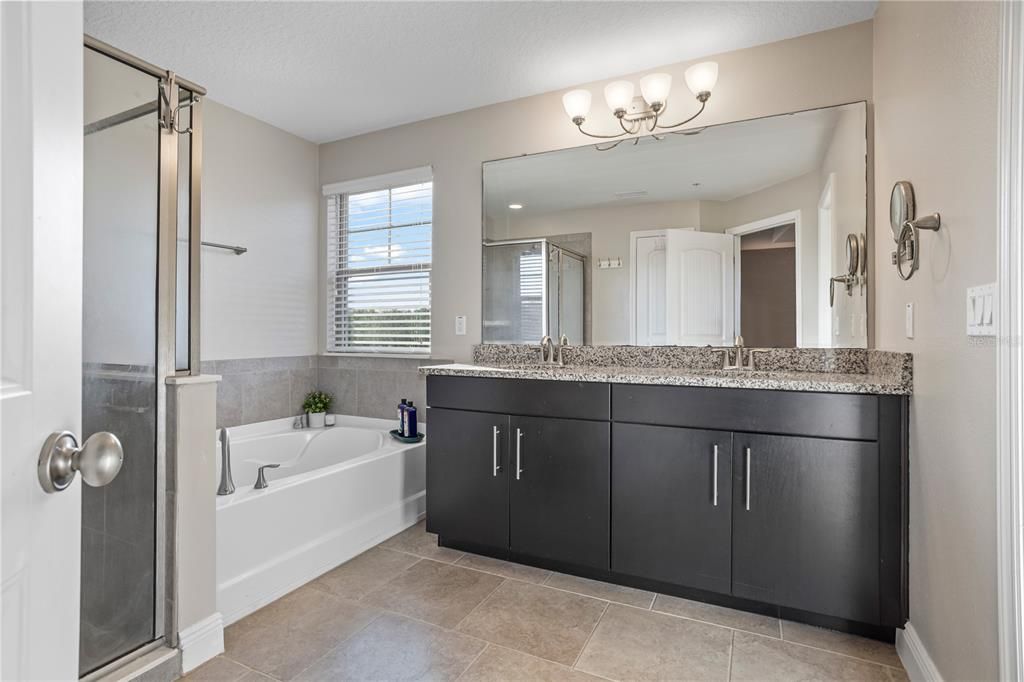 For Sale: $399,000 (3 beds, 2 baths, 2288 Square Feet)