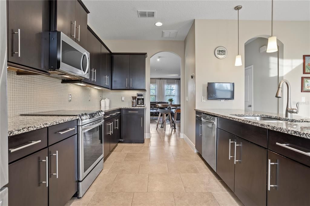 For Sale: $399,000 (3 beds, 2 baths, 2288 Square Feet)