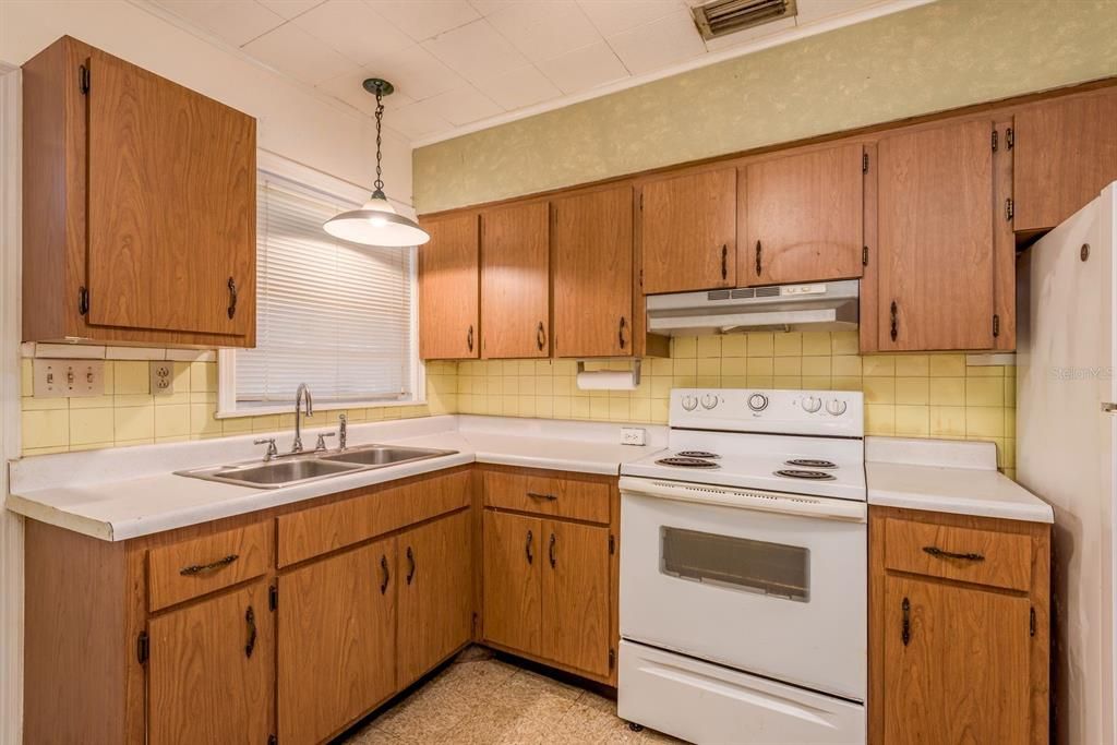 待售: $365,000 (3 贝兹, 3 浴室, 1954 平方英尺)