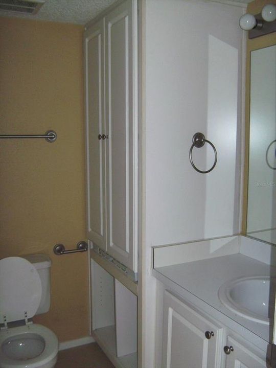 For Rent: $1,095 (1 beds, 1 baths, 496 Square Feet)