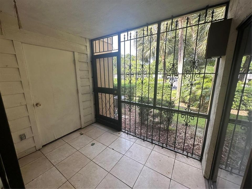 待售: $149,900 (2 贝兹, 2 浴室, 1018 平方英尺)