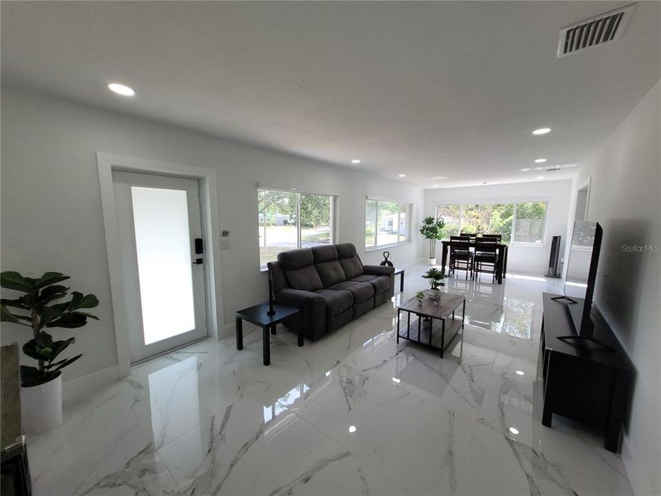 For Sale: $420,000 (3 beds, 2 baths, 1243 Square Feet)