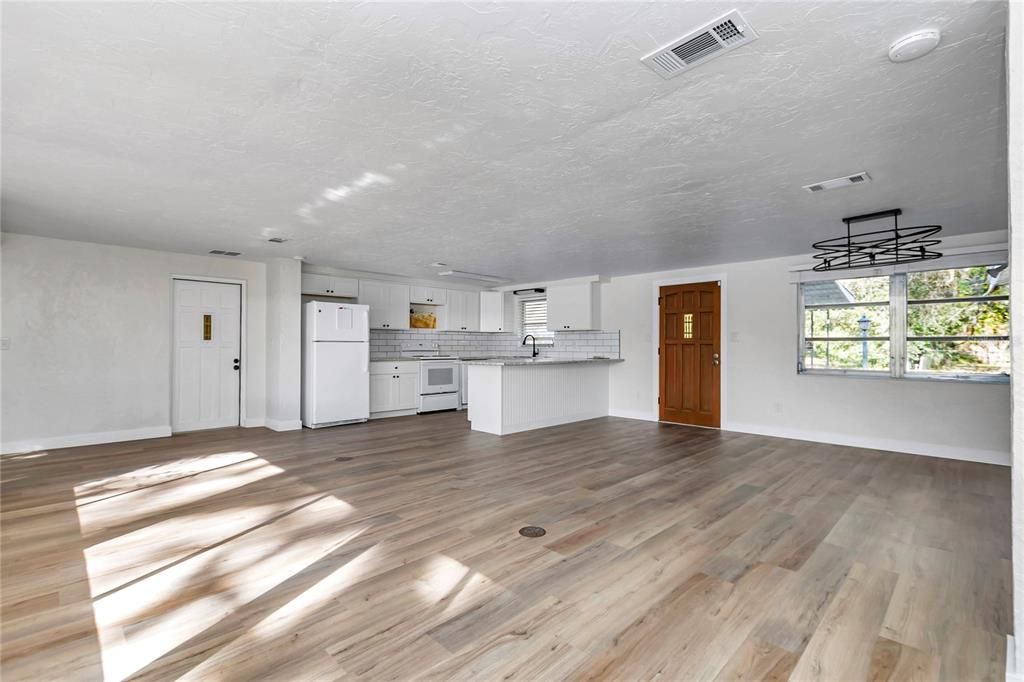 For Rent: $2,700 (3 beds, 2 baths, 1427 Square Feet)