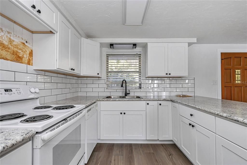 For Rent: $2,700 (3 beds, 2 baths, 1427 Square Feet)