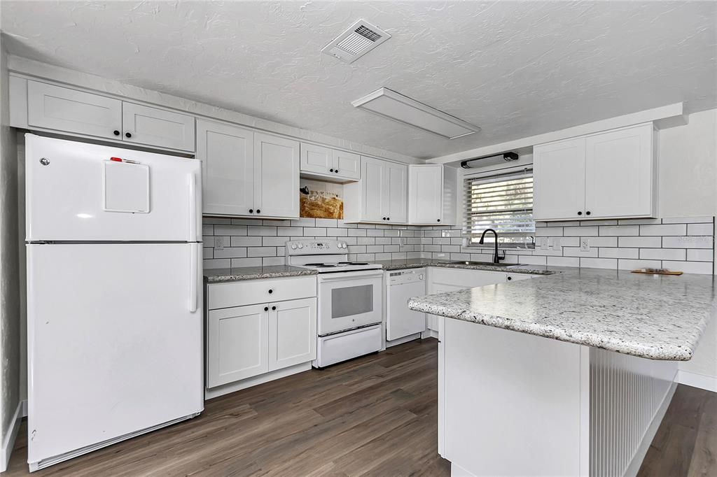 For Rent: $2,700 (3 beds, 2 baths, 1427 Square Feet)