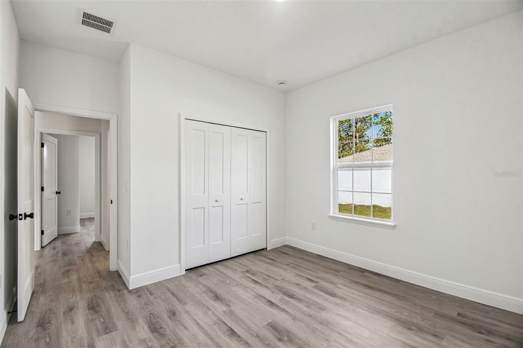 На продажу: $274,900 (4 спален, 2 ванн, 1774 Квадратных фут)