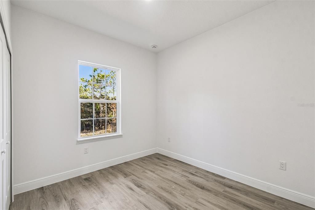 На продажу: $274,900 (4 спален, 2 ванн, 1774 Квадратных фут)