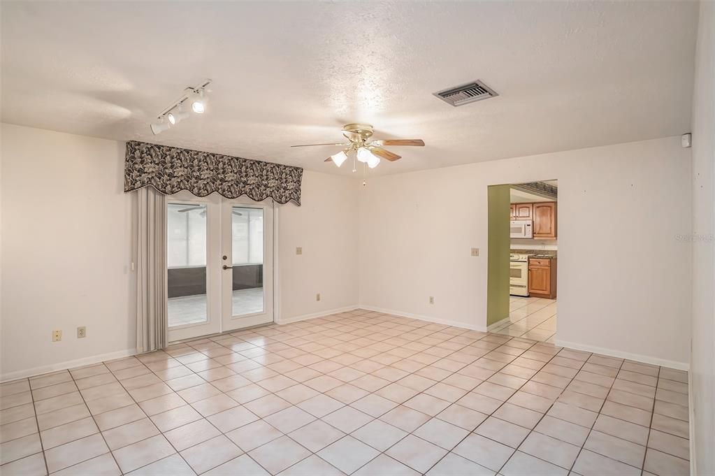 En Venta: $395,000 (3 camas, 2 baños, 1658 Pies cuadrados)