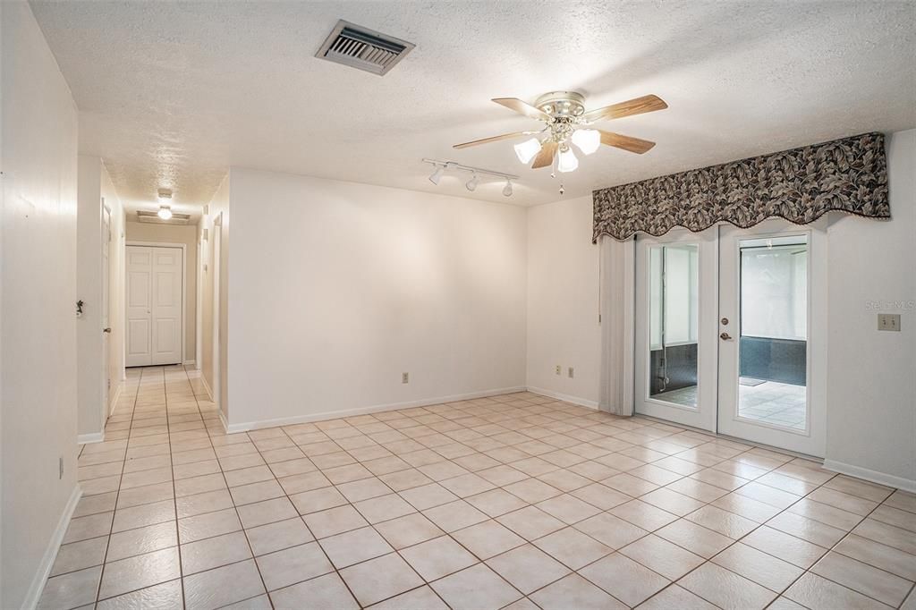 En Venta: $395,000 (3 camas, 2 baños, 1658 Pies cuadrados)