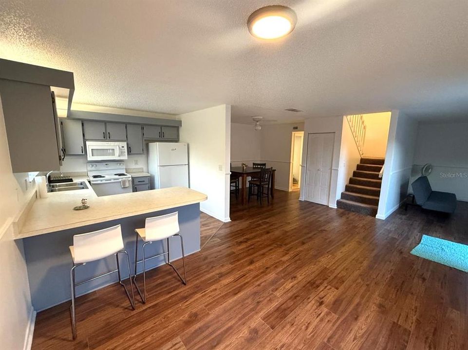 For Sale: $255,000 (3 beds, 2 baths, 1648 Square Feet)