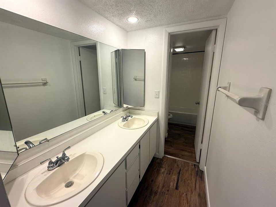 For Sale: $255,000 (3 beds, 2 baths, 1648 Square Feet)