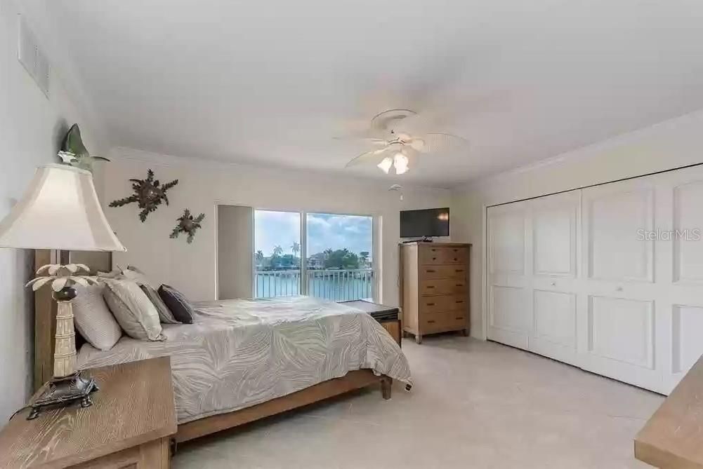 待售: $580,000 (2 贝兹, 2 浴室, 1080 平方英尺)