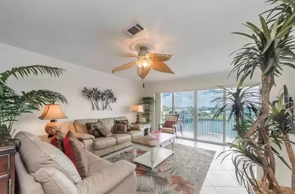 待售: $580,000 (2 贝兹, 2 浴室, 1080 平方英尺)