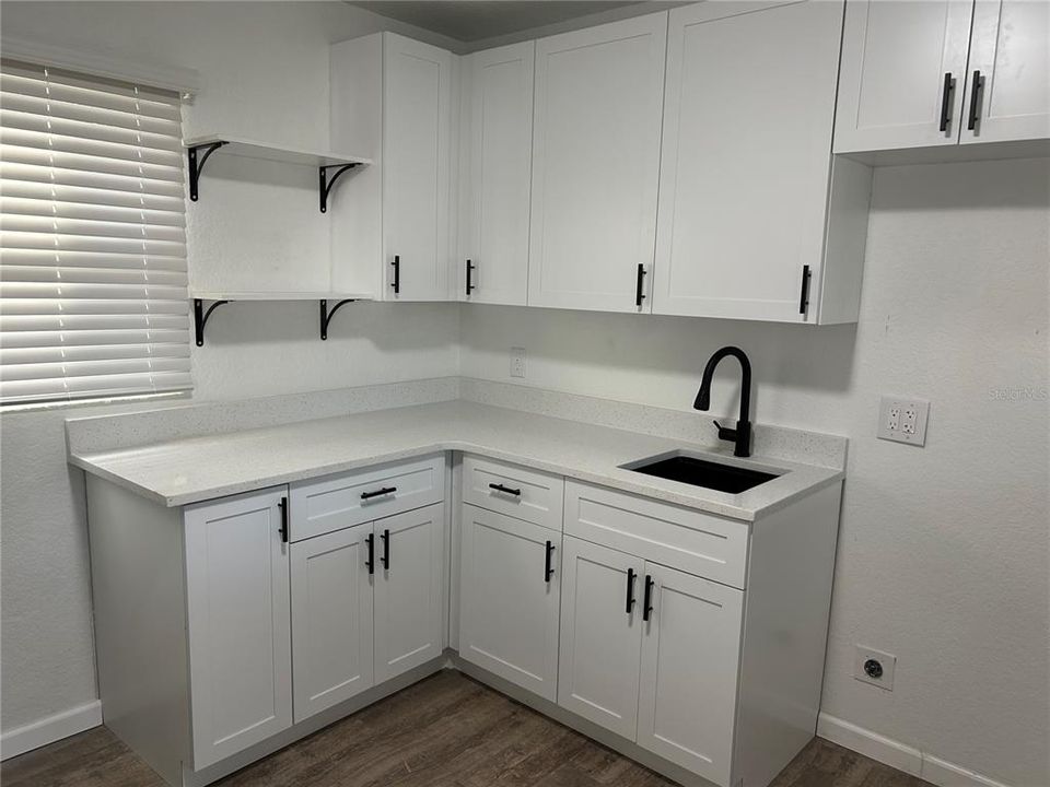 В аренду: $1,500 (2 спален, 1 ванн, 720 Квадратных фут)