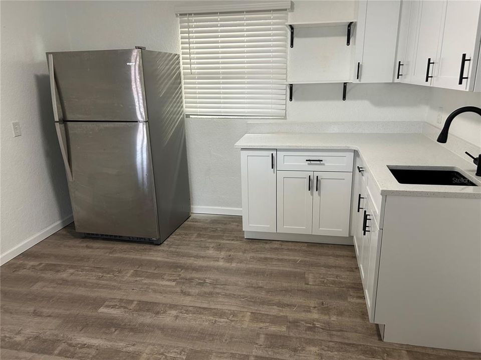 В аренду: $1,500 (2 спален, 1 ванн, 720 Квадратных фут)