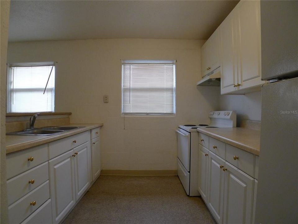 For Rent: $1,500 (3 beds, 1 baths, 1095 Square Feet)