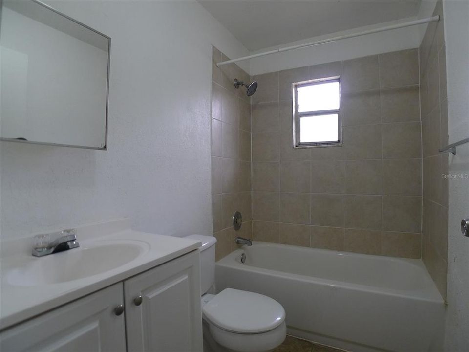 For Rent: $1,500 (3 beds, 1 baths, 1095 Square Feet)