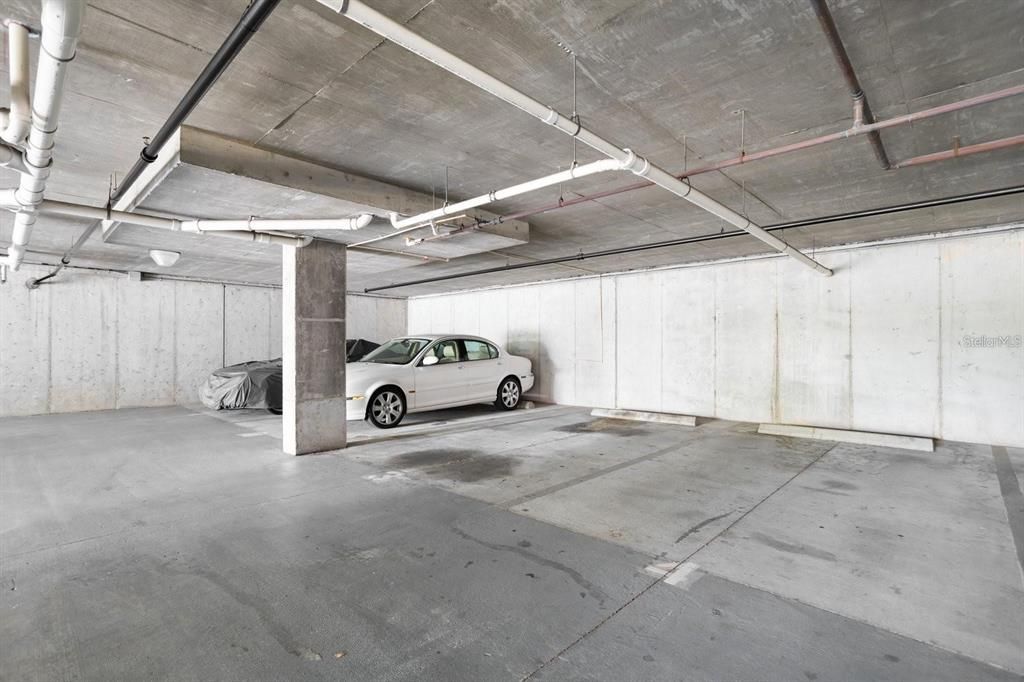 待售: $165,000 (1 贝兹, 1 浴室, 660 平方英尺)