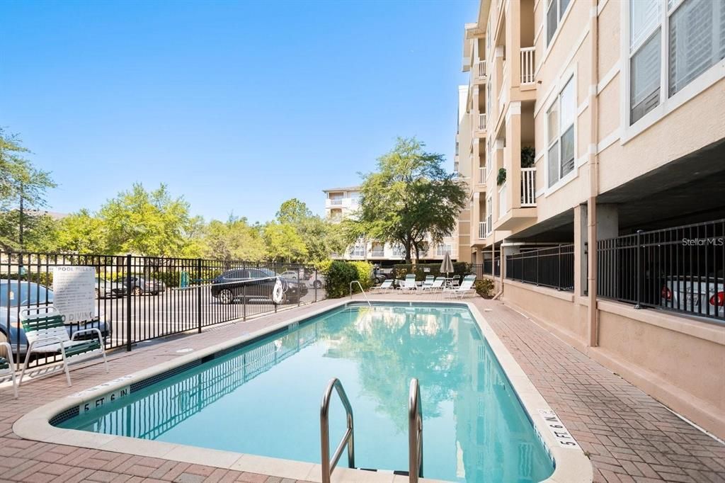 待售: $165,000 (1 贝兹, 1 浴室, 660 平方英尺)