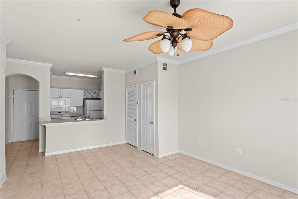 待售: $165,000 (1 贝兹, 1 浴室, 660 平方英尺)